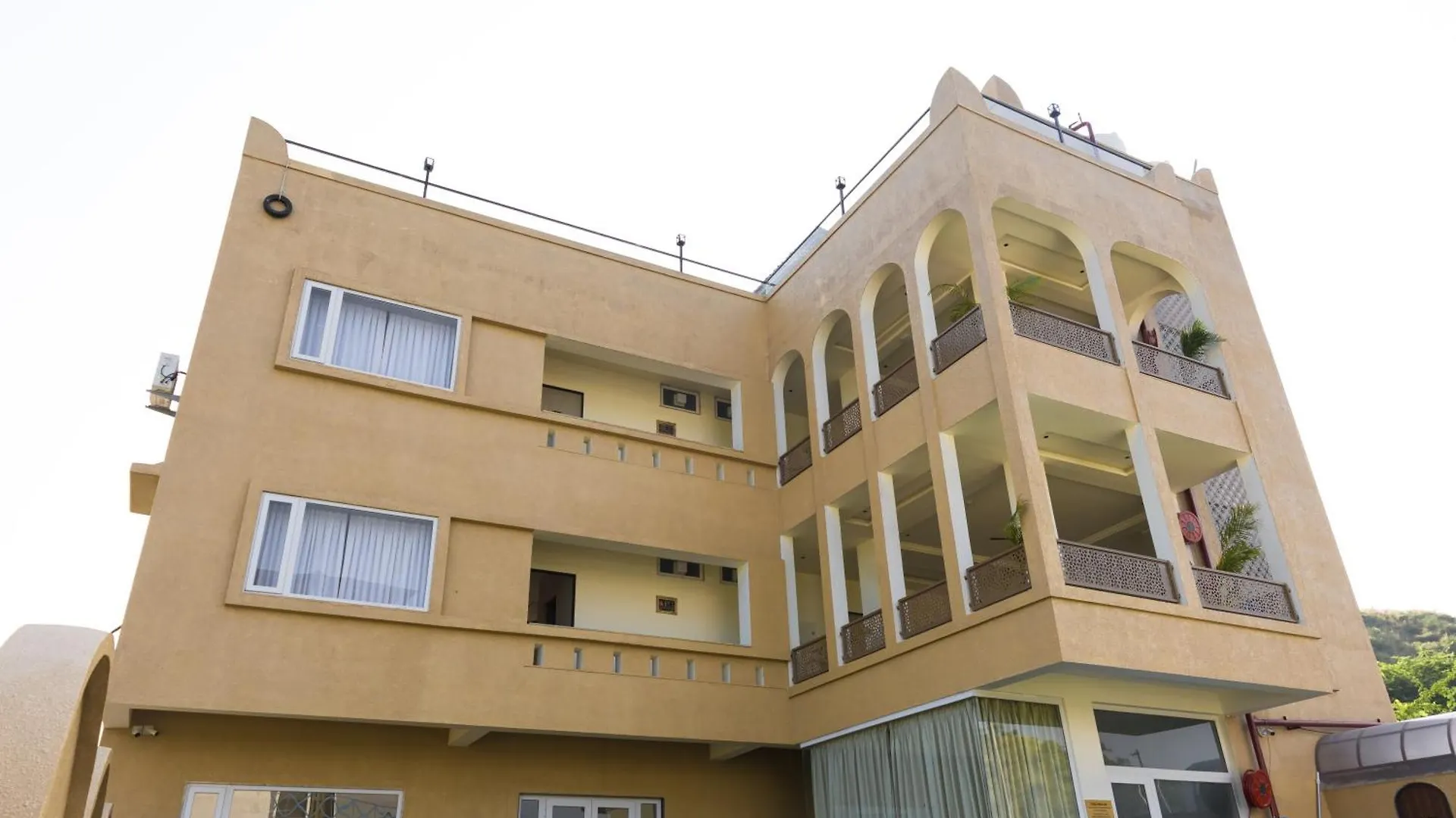 Akaya Hills Hotel Udaipur Üdülőközpont