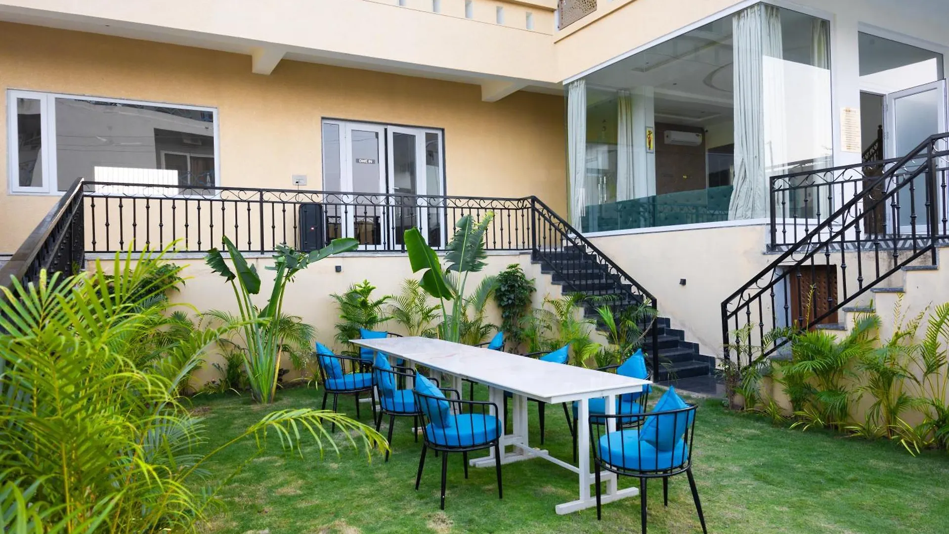 Akaya Hills Hotel Udaipur