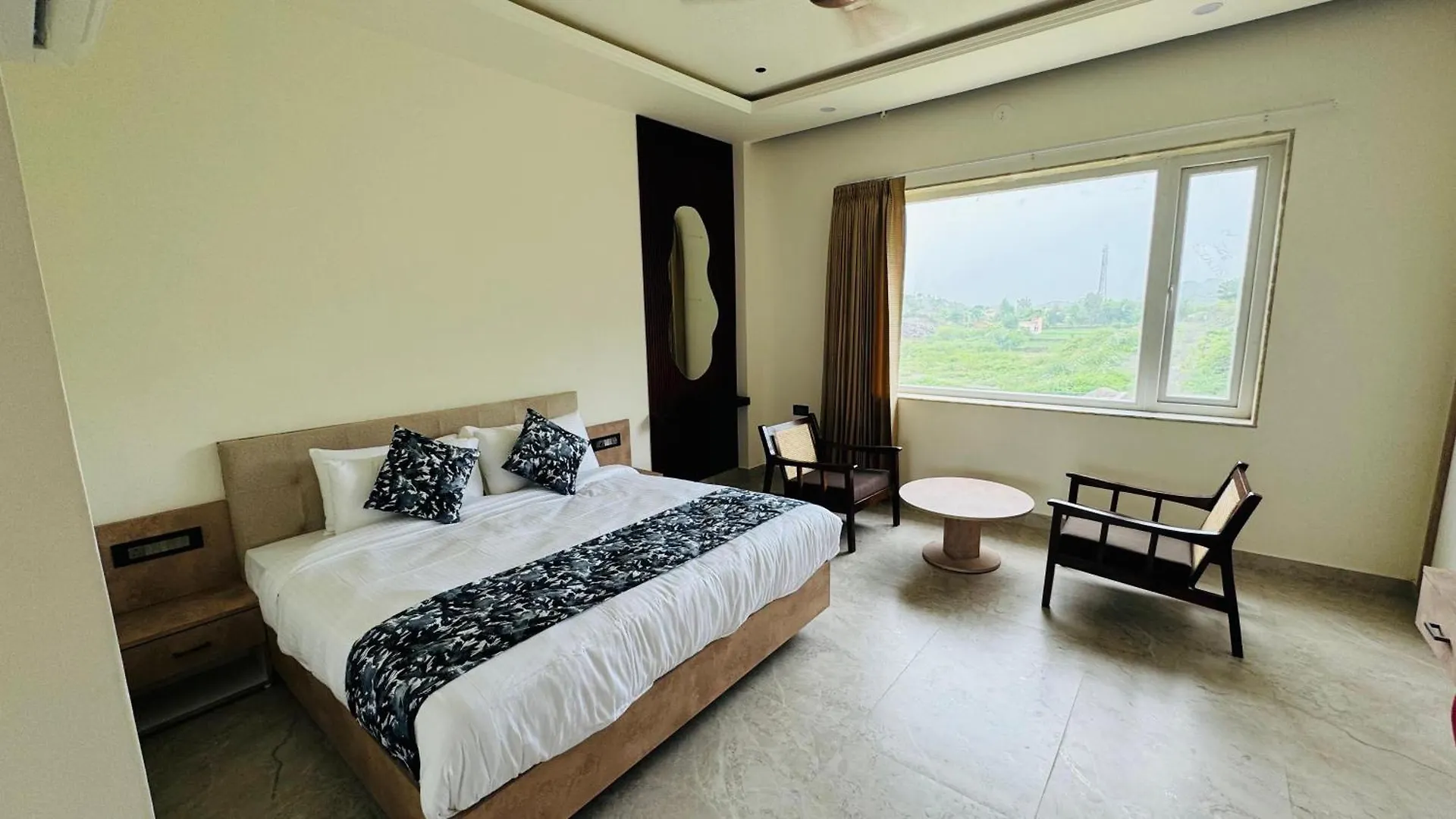 Akaya Hills Hotel Udaipur