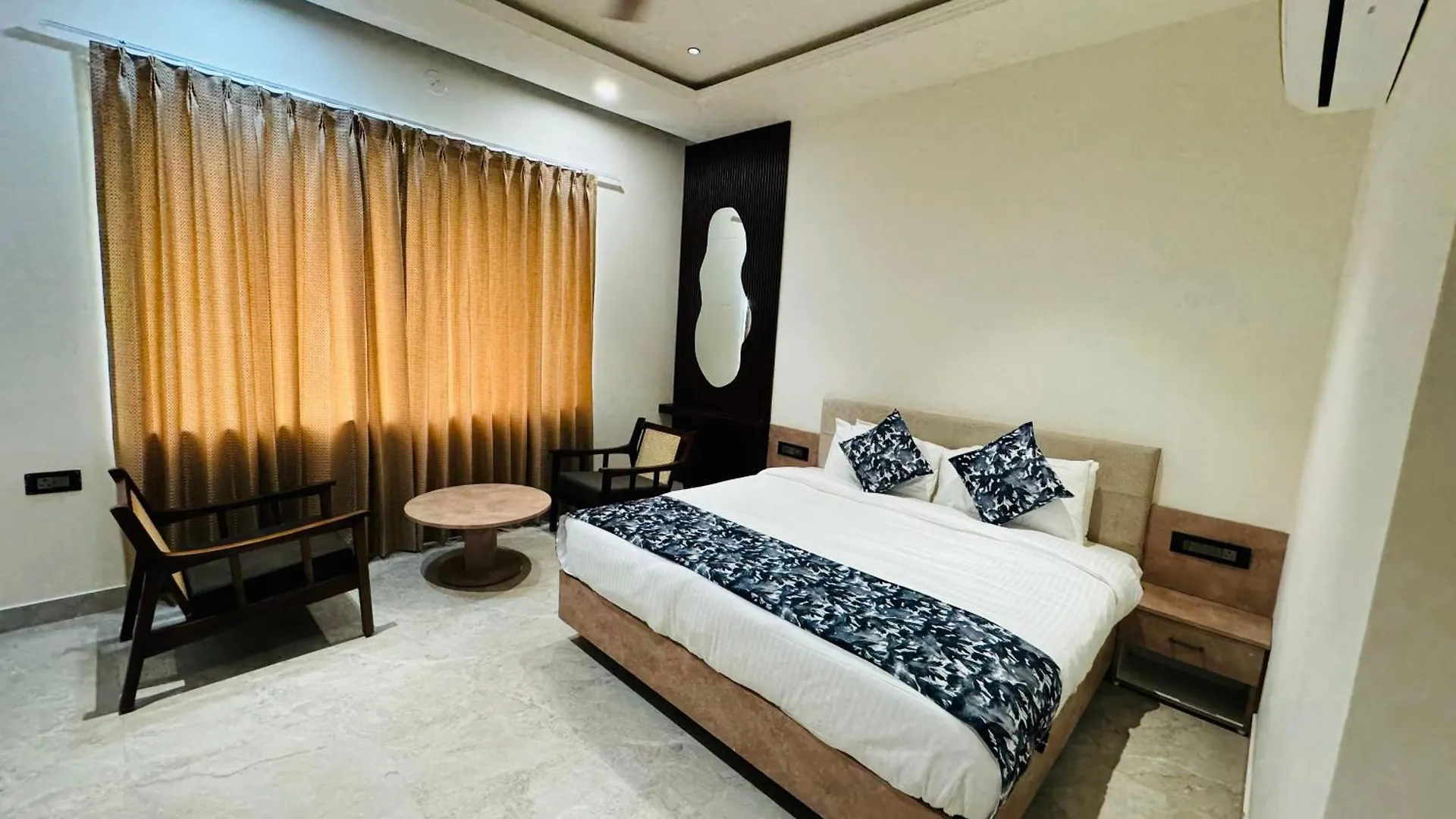 Resort Akaya Hills Hotel Udaipur